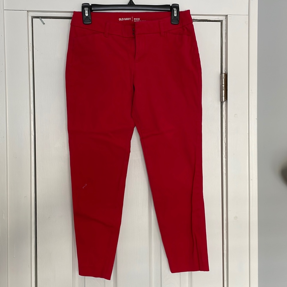 Red Old Navy Pixie Capris